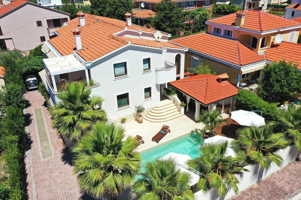 Apartments "Villa Antisin" With Heated Pool Zadar Exterior photo